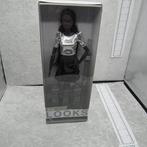 Mattel Barbie Looks Model #10 “NEW” - Picture 7 of 11